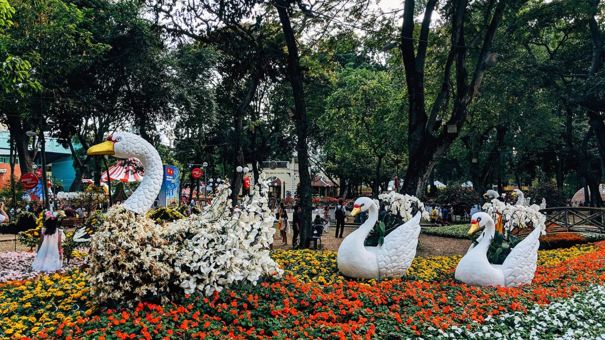 A beautiful flower bed with your own hands – tips for designing a flower garden at the dacha