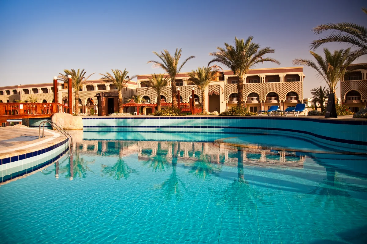 Can You Swim in Egypt in Winter — and Which Months Have Warmer Water Than a Black Sea Summer?