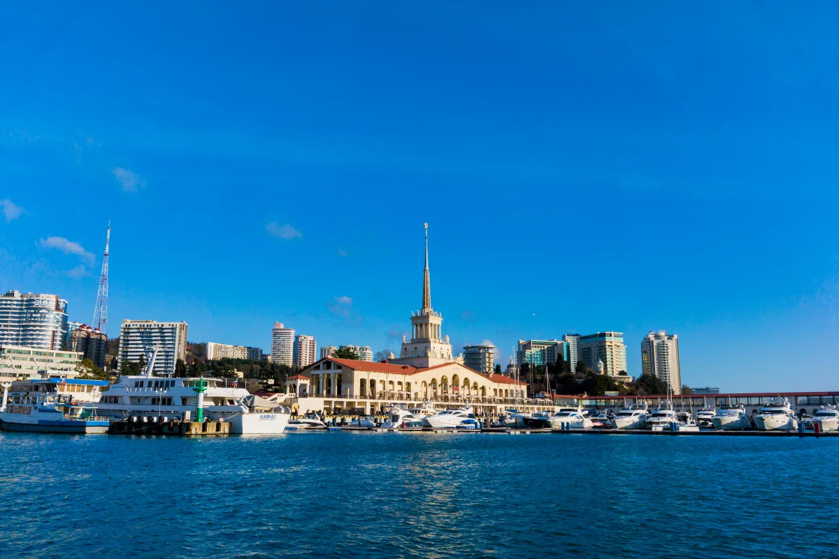 When Swimming Season Ends in Sochi — and Is the Water Really Warmer in Velvet Season Than in June?