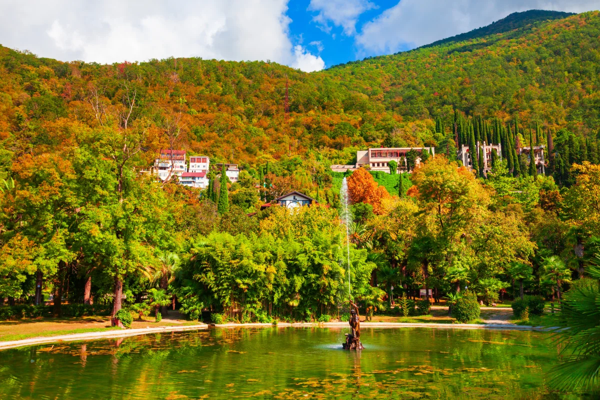 When to Visit Gagra — and Which Months Give You the Best Sea Without the Crowds
