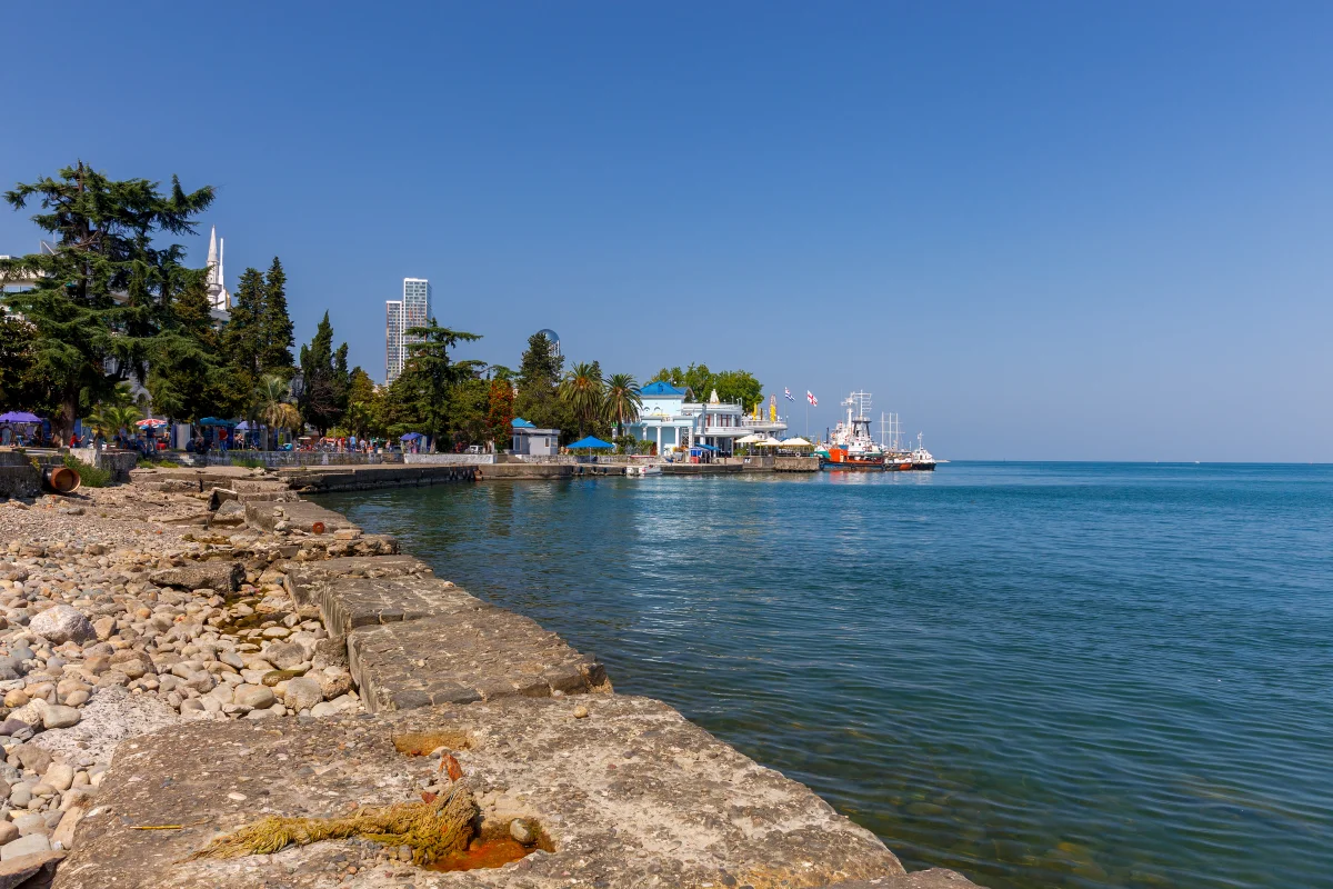 Куда лететь в Грузию на море и какой курорт выбрать помимо Батуми