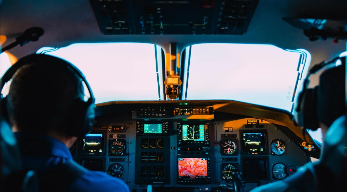 The incredible story of pilot Tim Lancaster, who ended up outside the aircraft