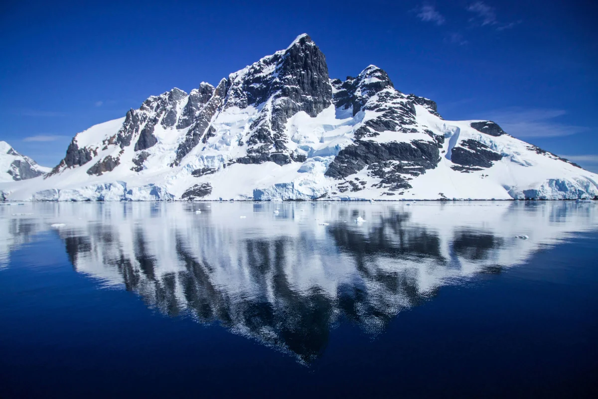 He wept over the oranges: the survival story of a famous geologist in Antarctica