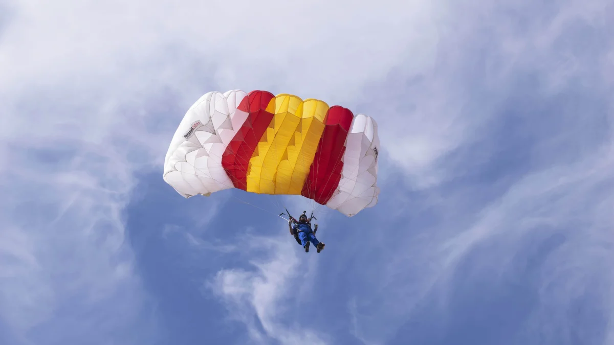 A skydiving instructor explained what happens if you fly through a cloud