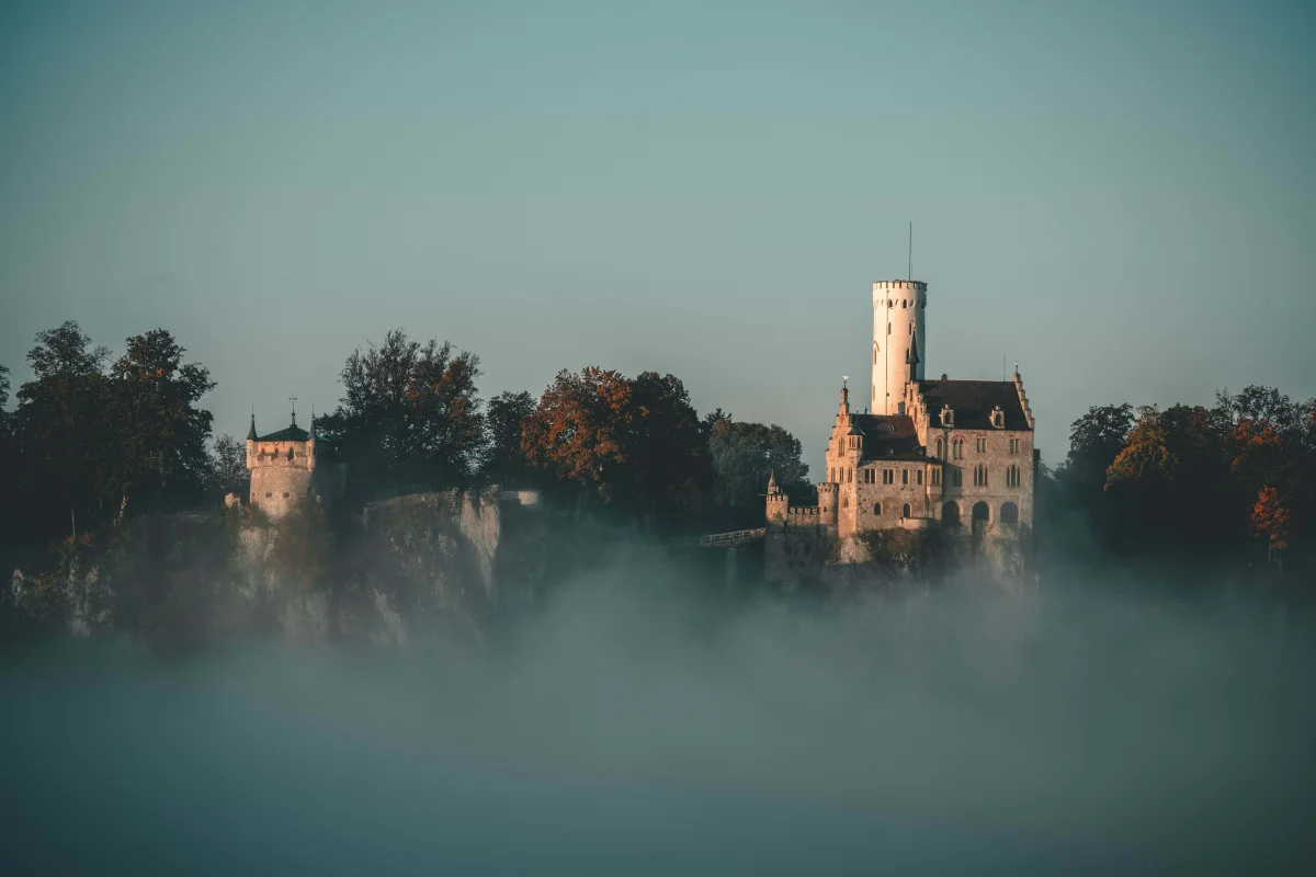 Medieval abbeys and fortresses: the most mysterious ghost towns in Italy
