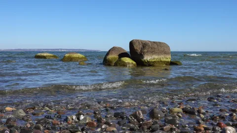Можно ли купаться в Байкале и в каких местах озеро теплее, чем кажется