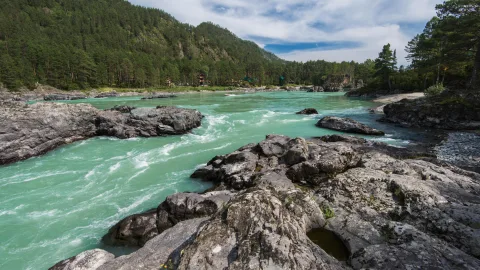 When Does the Katun River Turn Turquoise — and Why the Color Shift Happens So Abruptly