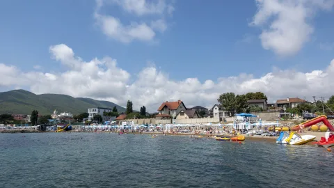 Купальный сезон на Чёрном море: когда открывается и где можно отдыхать уже в мае